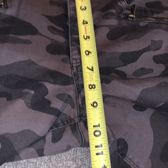 Democracy Jeans - Picture 6 of 7